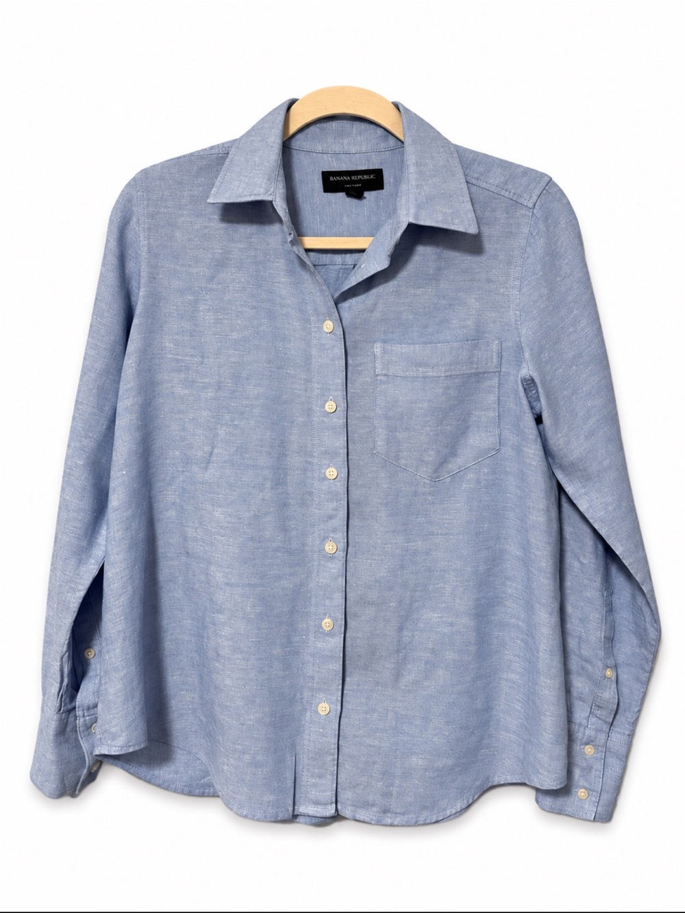 Banana Republic Light Blue Linen Button-Up Shirt Size XS Minimalist Preppy